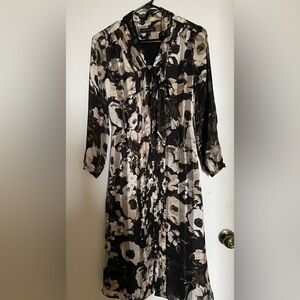 Banana Republic Black and Cream Floral Tie-Neck Long Sleeve Dress